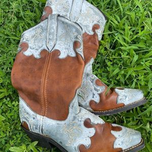 Rockin Country Women’s RC5074 Cowgirl Boots Size 8,5